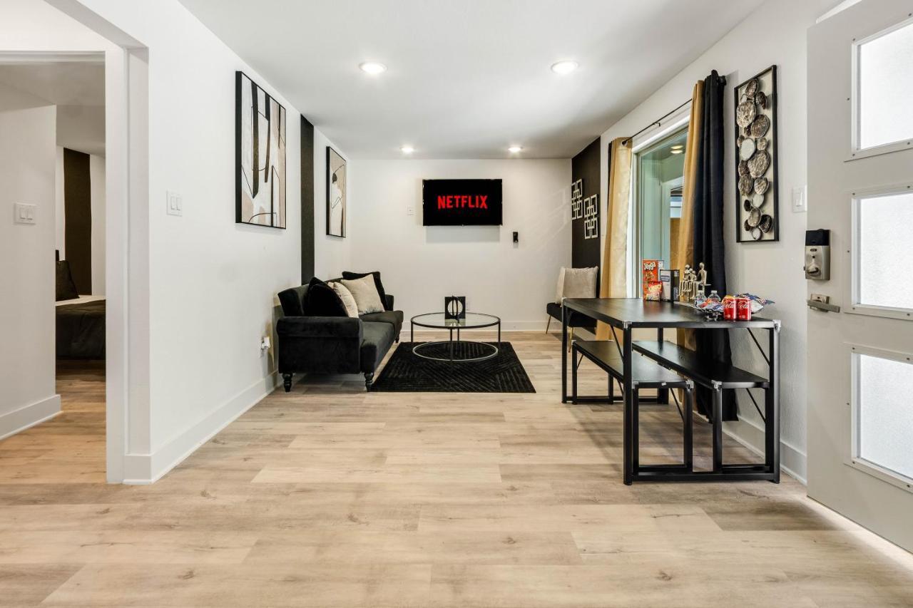 Queen Suite Near Downtown Free Parking ダラス エクステリア 写真