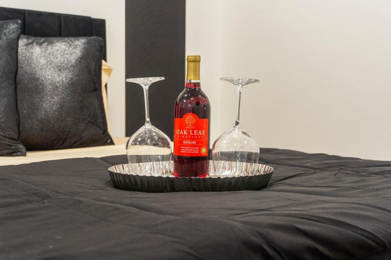 Queen Suite Near Downtown Free Parking ダラス エクステリア 写真
