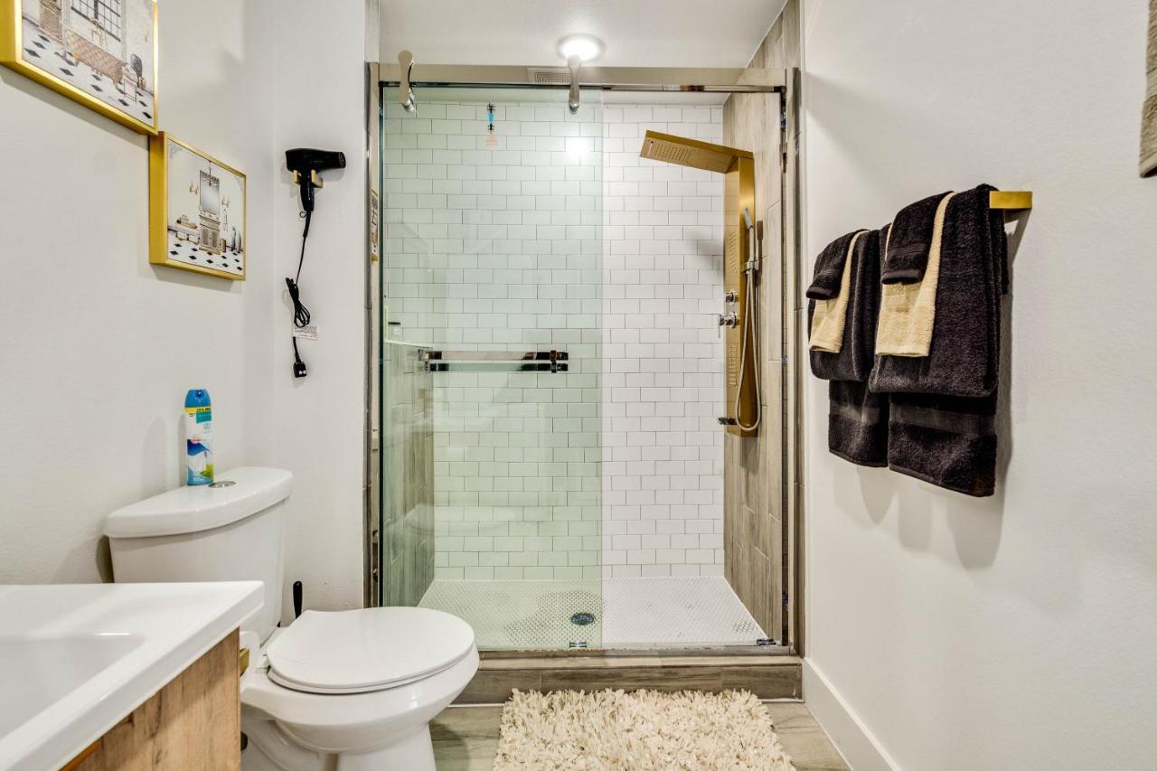 Queen Suite Near Downtown Free Parking ダラス エクステリア 写真