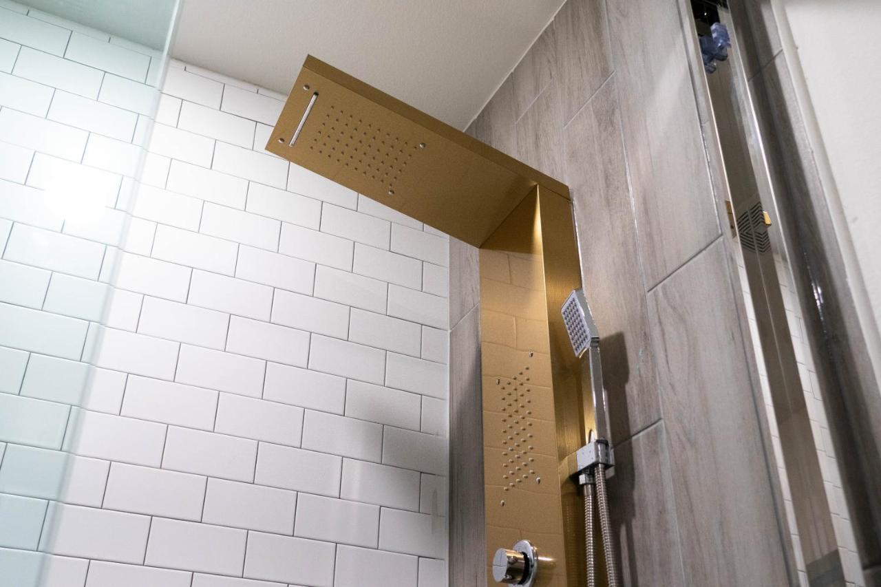 Queen Suite Near Downtown Free Parking ダラス エクステリア 写真