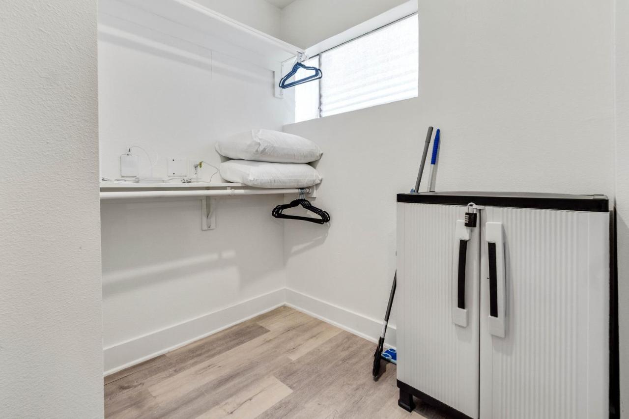 Queen Suite Near Downtown Free Parking ダラス エクステリア 写真